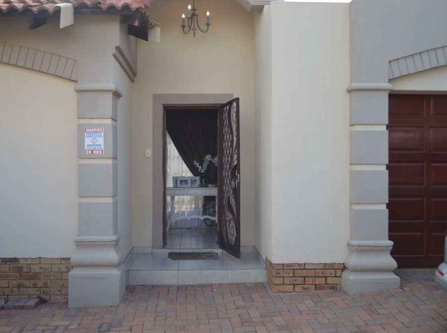 3 Bedroom Property for Sale in Flamwood North West